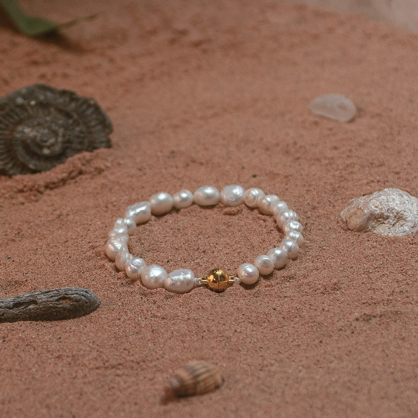 'Siren' Bracelet in Gold with Magnetic Closure